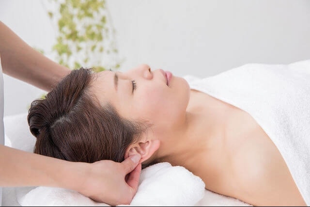 耳ツボマッサージ